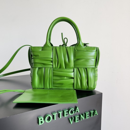 Bottega Veneta Mini Arco Tote Bag Size：25*16*8CM