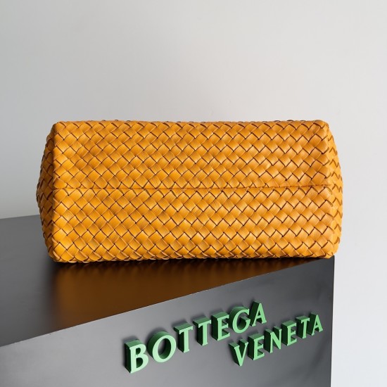 Bottega Veneta Medium Cabat Tote bag