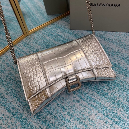 BALENCIAGA HOURGLASS WALLET ON CHAIN BOX IN  Size: 23x14x5.8CM