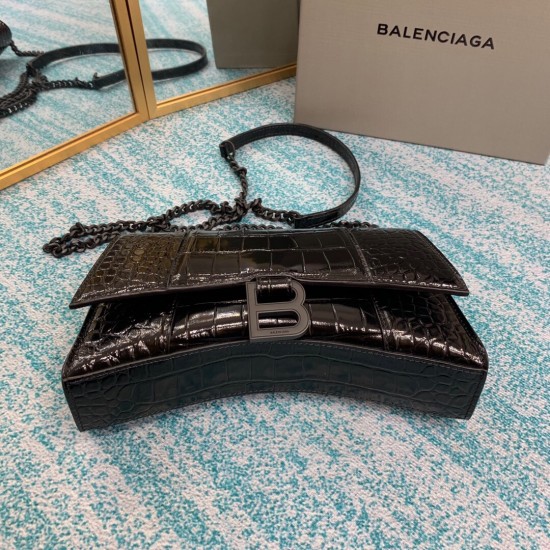 BALENCIAGA HOURGLASS WALLET ON CHAIN BOX IN  Size: 23x14x5.8CM