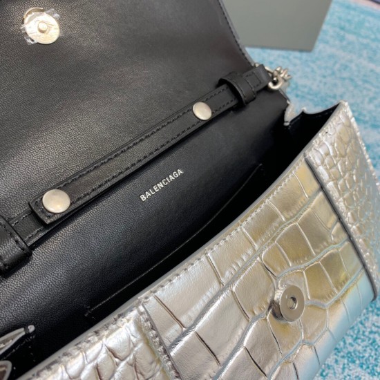 BALENCIAGA HOURGLASS WALLET ON CHAIN BOX IN  Size: 23x14x5.8CM