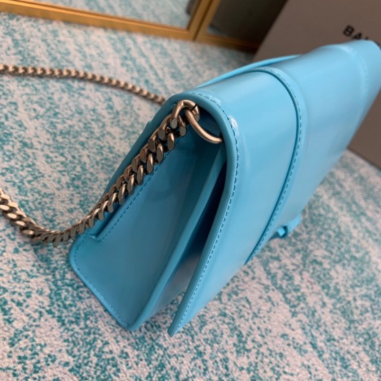 BALENCIAGA HOURGLASS WALLET ON CHAIN BOX IN  Size: 23x14x5.8CM