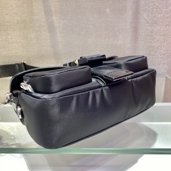 Prada Pocket nylon and brushed leather bag Size:23x12.5x5.5cm