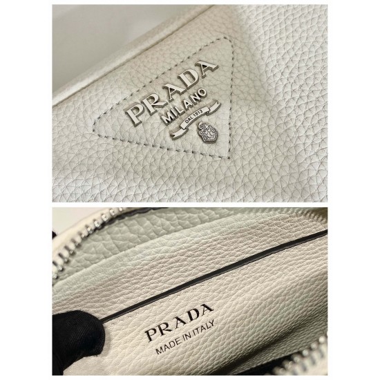 Prada Small leather bag Size:19x12x6cm