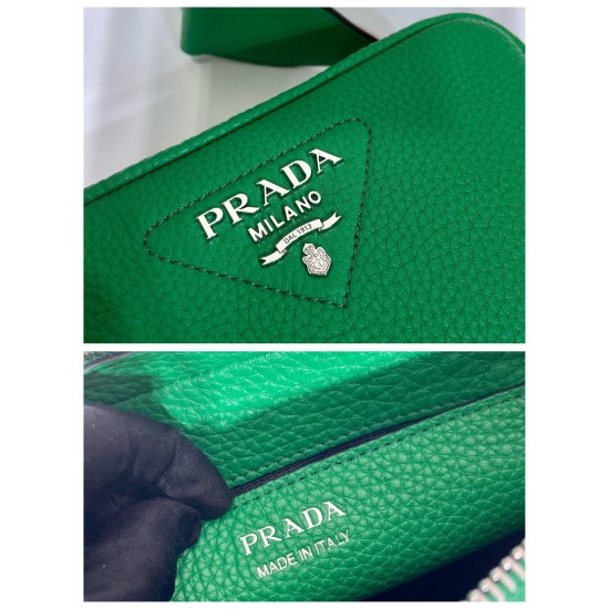 Prada Small leather bag Size:19x12x6cm