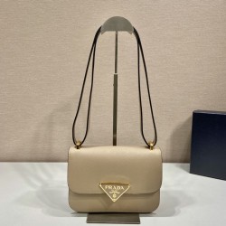 Prada Emblème Saffiano shoulder bag Size:22x16x6CM