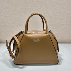 Small brushed leather Prada Supernova handbag Size：25.5x18x13.5cm