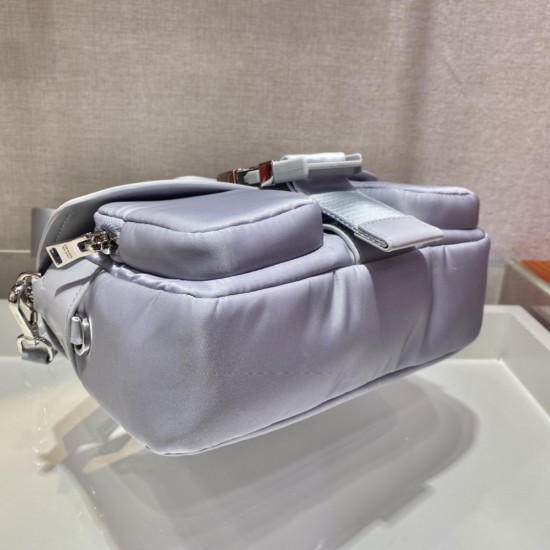 Prada Pocket nylon and brushed leather bag Size:23x12.5x5.5cm