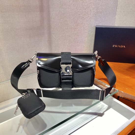 Prada Pocket nylon and brushed leather bag Size:23x12.5x5.5cm