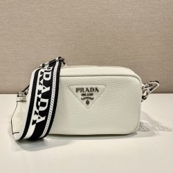 Prada Small leather bag Size:19x12x6cm