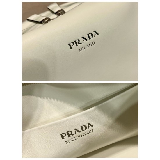 Small brushed leather Prada Supernova handbag Size：25.5x18x13.5cm