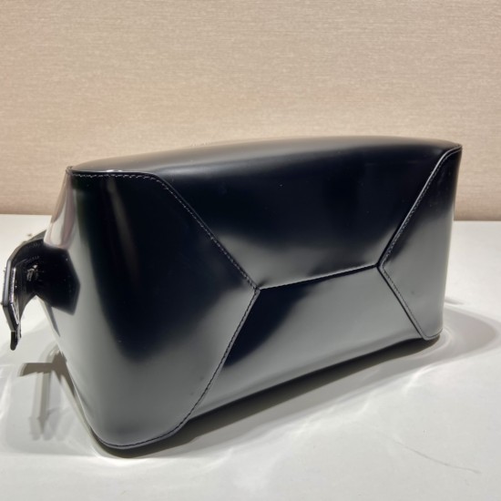 Small brushed leather Prada Supernova handbag Size：25.5x18x13.5cm