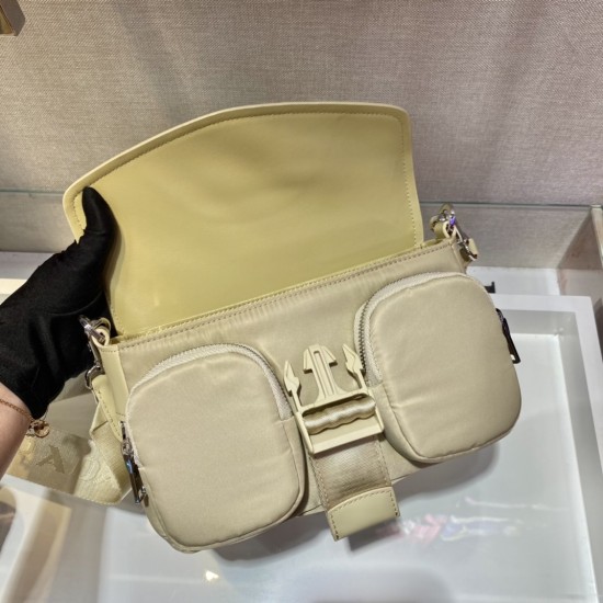 Prada Pocket nylon and brushed leather bag Size:23x12.5x5.5cm