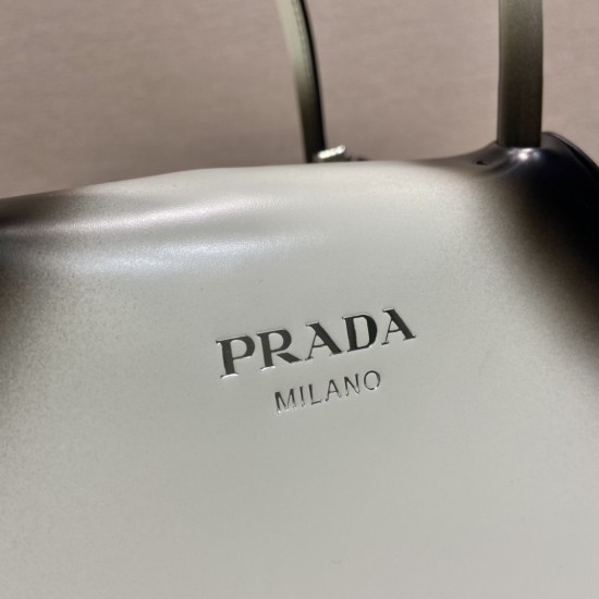 Small brushed leather Prada Supernova handbag Size：25.5x18x13.5cm