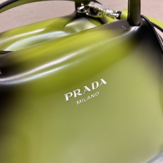 Small brushed leather Prada Supernova handbag Size：25.5x18x13.5cm