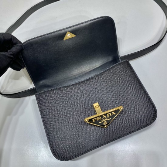 Prada Emblème Saffiano shoulder bag Size:22x16x6CM