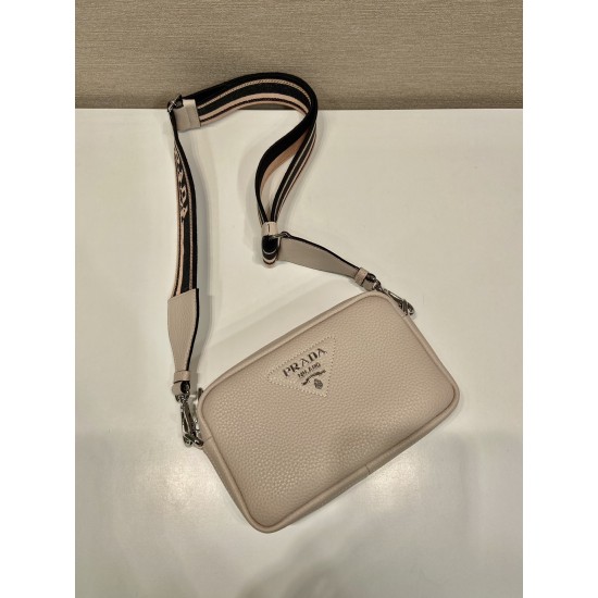 Prada Small leather bag Size:19x12x6cm