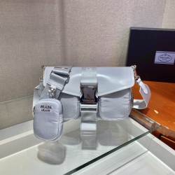 Prada Pocket nylon and brushed leather bag Size:23x12.5x5.5cm
