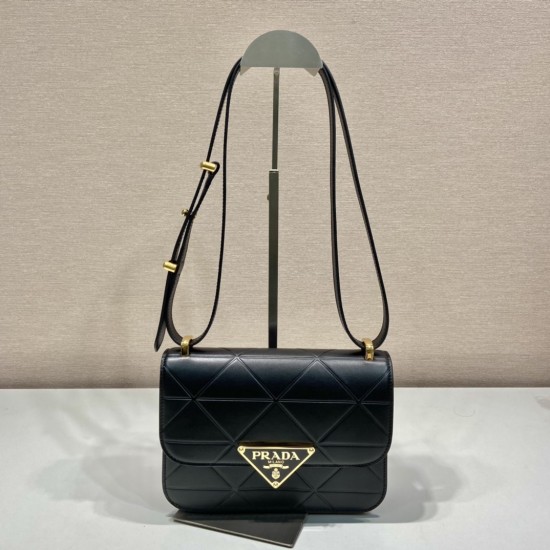 Prada Emblème Saffiano shoulder bag Size:22x16x6CM