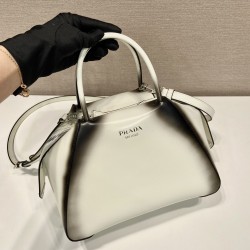 Small brushed leather Prada Supernova handbag Size：25.5x18x13.5cm