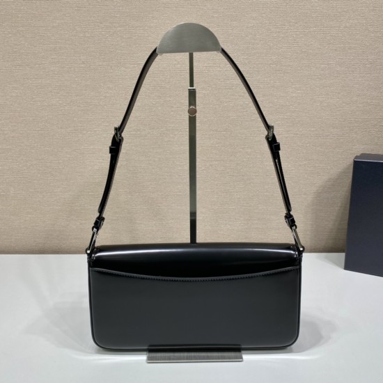 Brushed leather Prada Femme bag  Size:26x12x4.8cm