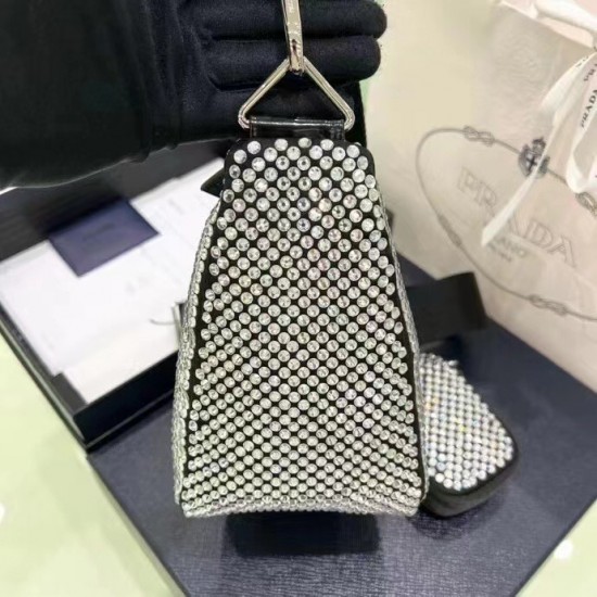 Prada Triangle Crystal shoulder bag  Size: 26x14x12cm