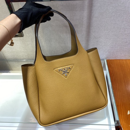 Prada Leather tote  Size: 25x21.5x14CM