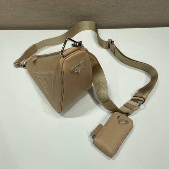 Prada Triangle leather shoulder bag  Size: 26x14x12cm