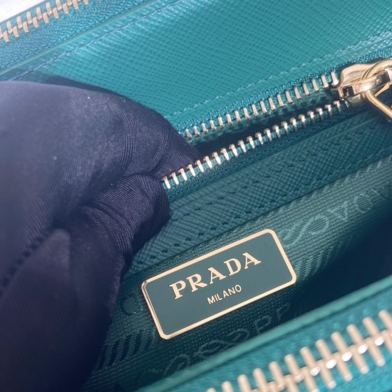 Prada Galleria Saffiano Mini-bag  Size: 20x15x9.5cm