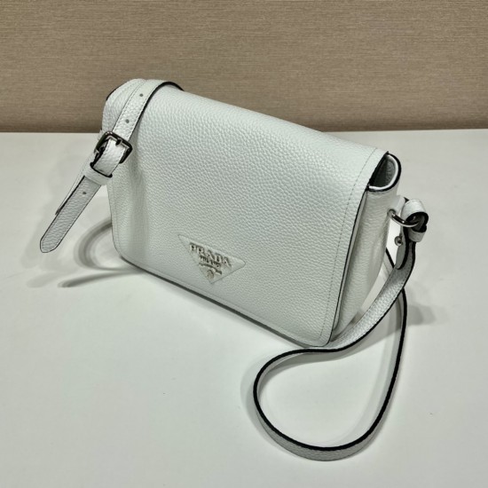 Prada Leather shoulder bag Size: 23x18x9CM