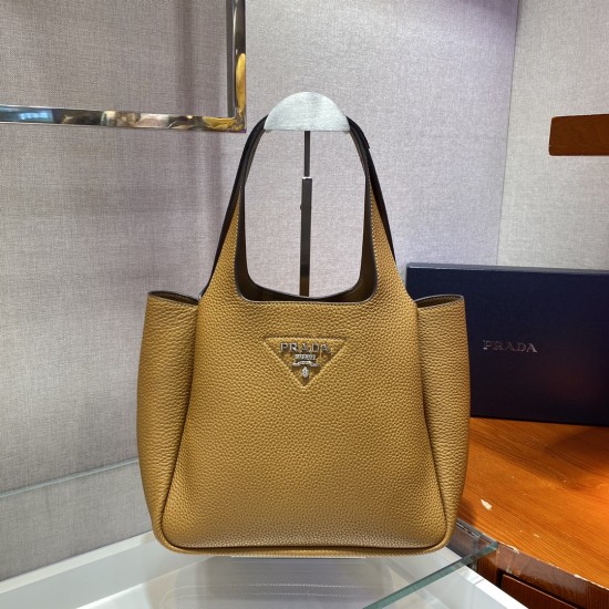 Prada Leather tote  Size: 25x21.5x14CM