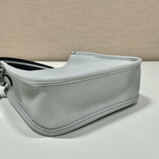 Prada Leather mini shoulder bag Size: 19x20x6CM