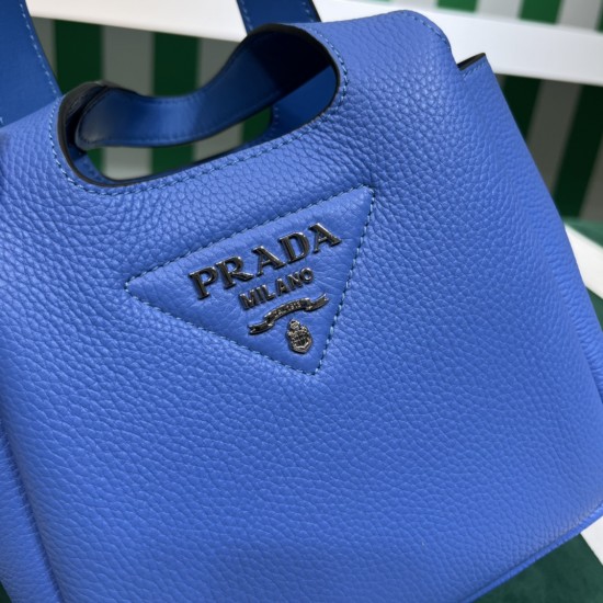 Prada Leather handbag  Size: 15x18x10CM