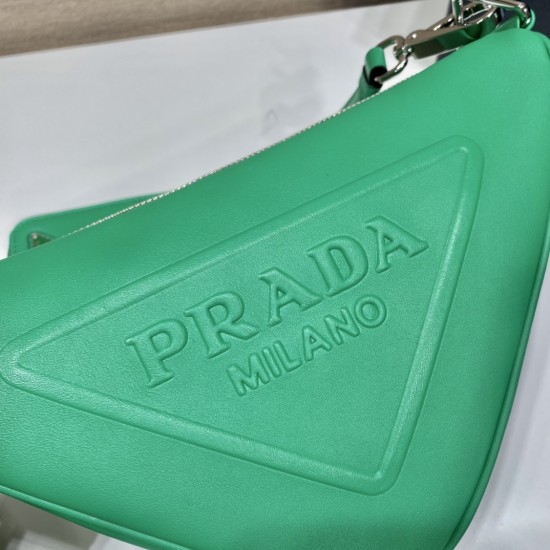 Prada Triangle leather shoulder bag  Size: 26x14x12cm