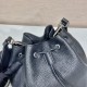 Prada Leather bucket bag  Size: 20x25x14CM