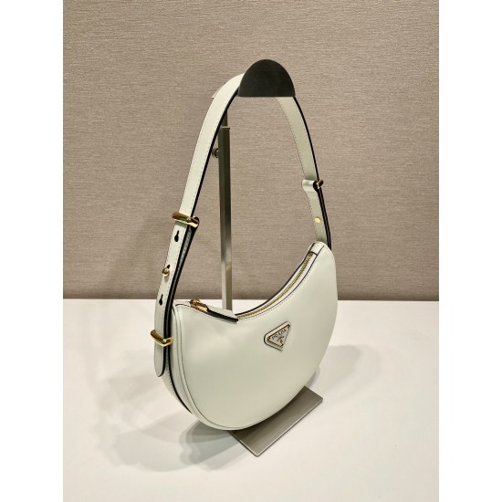 Prada Leather shoulder bag Size: 22.5x18.5x6CM