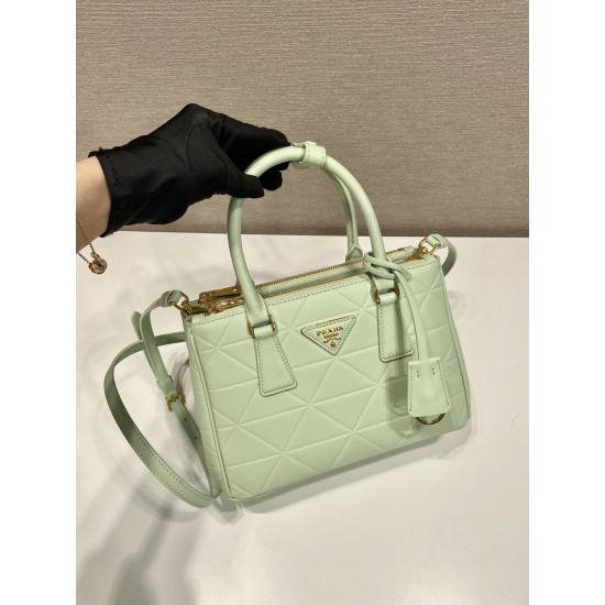 Small Prada Galleria Saffiano leather bag  Size: 24.5x16.5x11cm