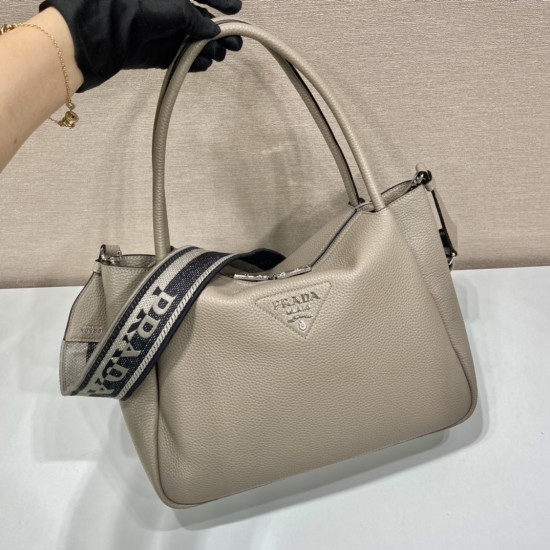 Prada Large leather handbag  Size: 32x26x13CM