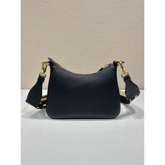 Prada Leather shoulder bag  Size: 24x18x6CM