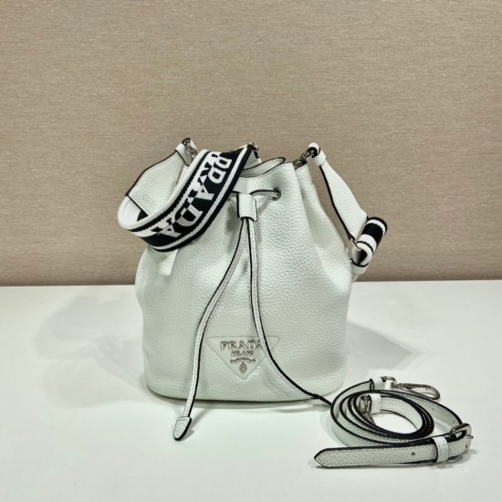 Prada Leather bucket bag  Size: 20x25x14CM