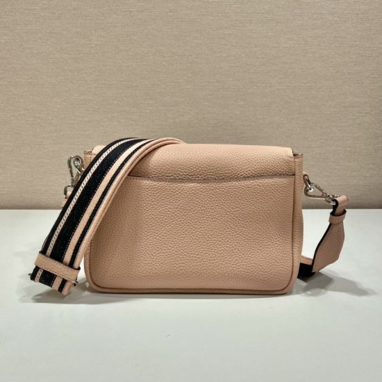 Prada Leather shoulder bag Size: 23x18x9CM