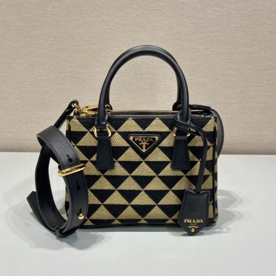 Prada Galleria Saffiano Mini-bag  Size: 20x15x9.5cm