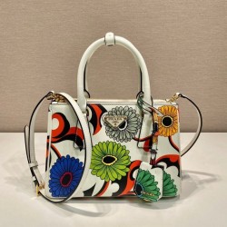 Small Prada Galleria Saffiano leather bag  Size: 24.5x16.5x11cm