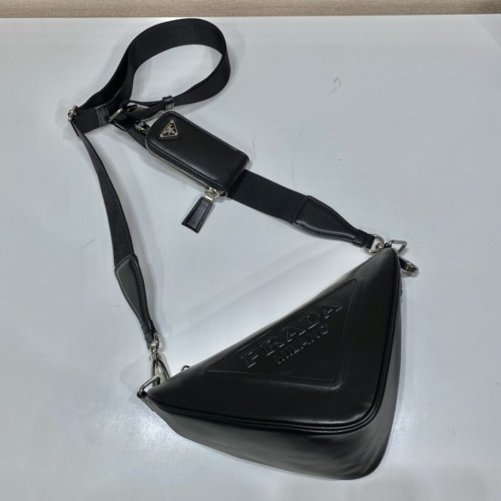 Prada Triangle leather shoulder bag  Size: 26x14x12cm