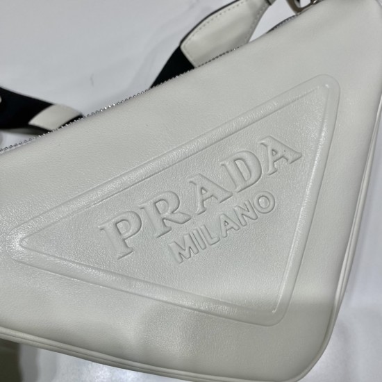 Prada Triangle leather shoulder bag  Size: 26x14x12cm