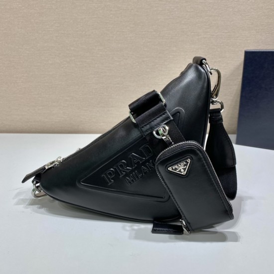 Prada Triangle leather shoulder bag  Size: 26x14x12cm