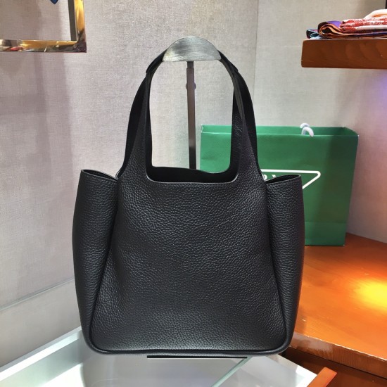 Prada Leather tote  Size: 25x21.5x14CM