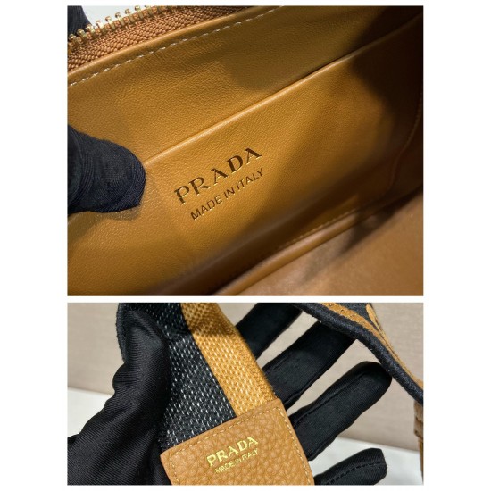 Prada Leather shoulder bag  Size: 24x18x6CM