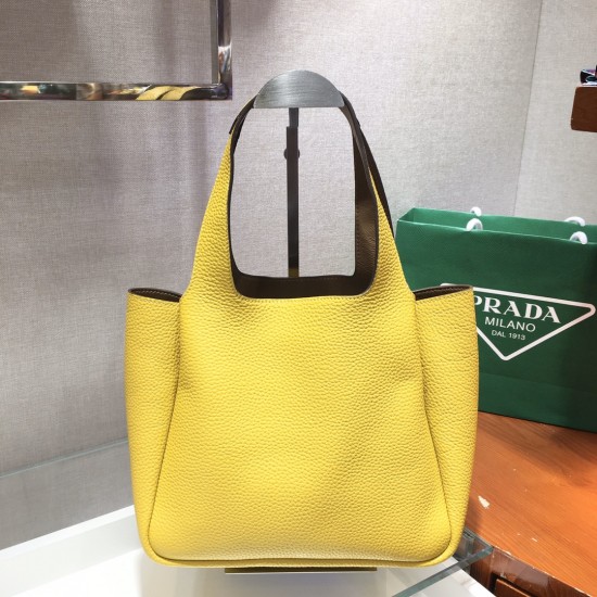 Prada Leather tote  Size: 25x21.5x14CM