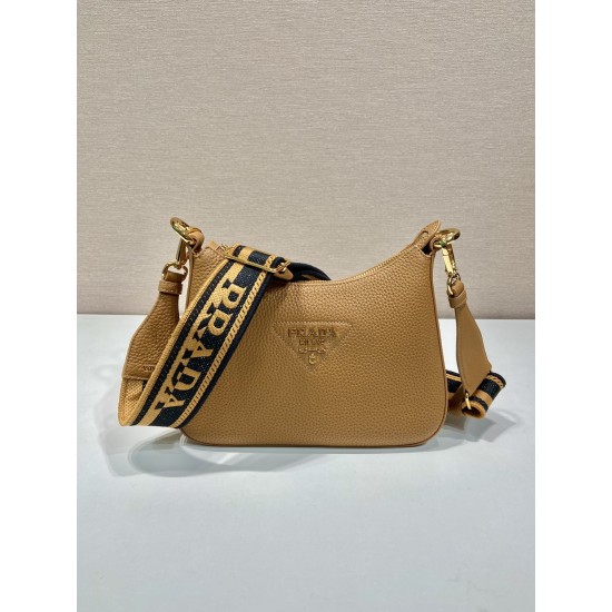 Prada Leather shoulder bag  Size: 24x18x6CM